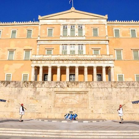 Grand Apartment In Parliament Square Athen Exterior foto