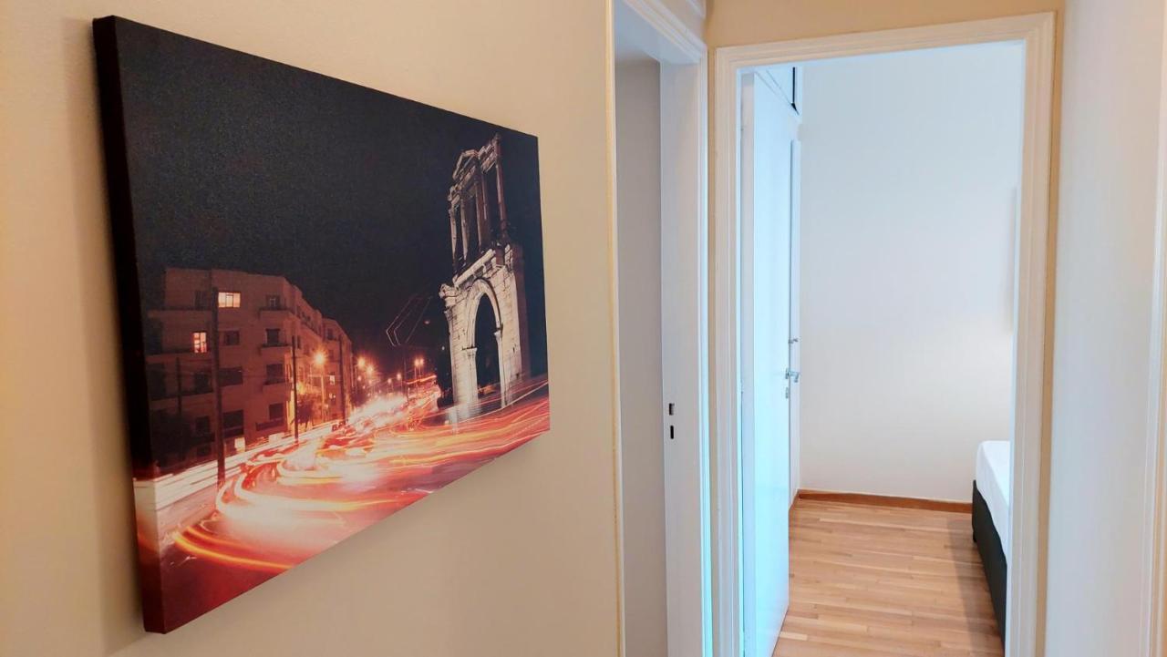 Grand Apartment In Parliament Square Athen Exterior foto