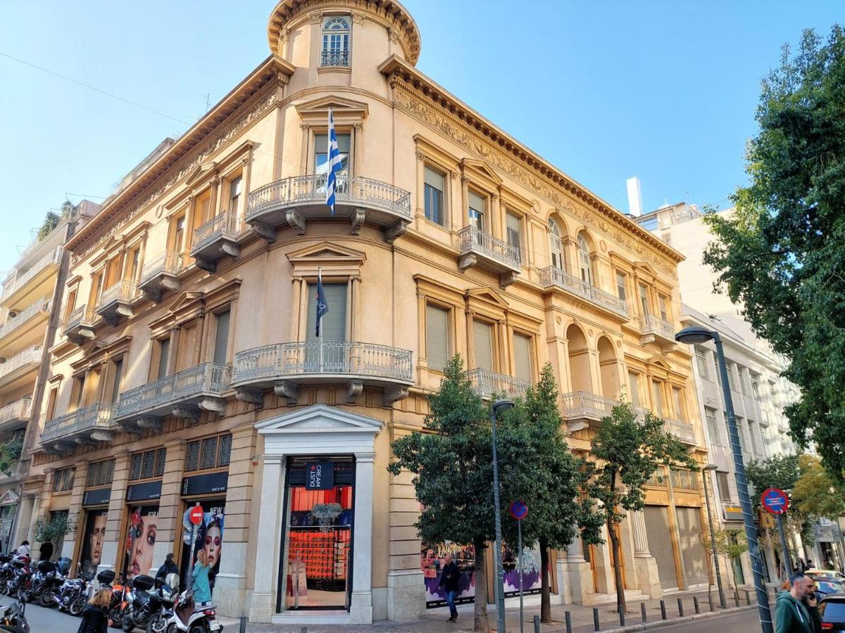 Grand Apartment In Parliament Square Athen Exterior foto