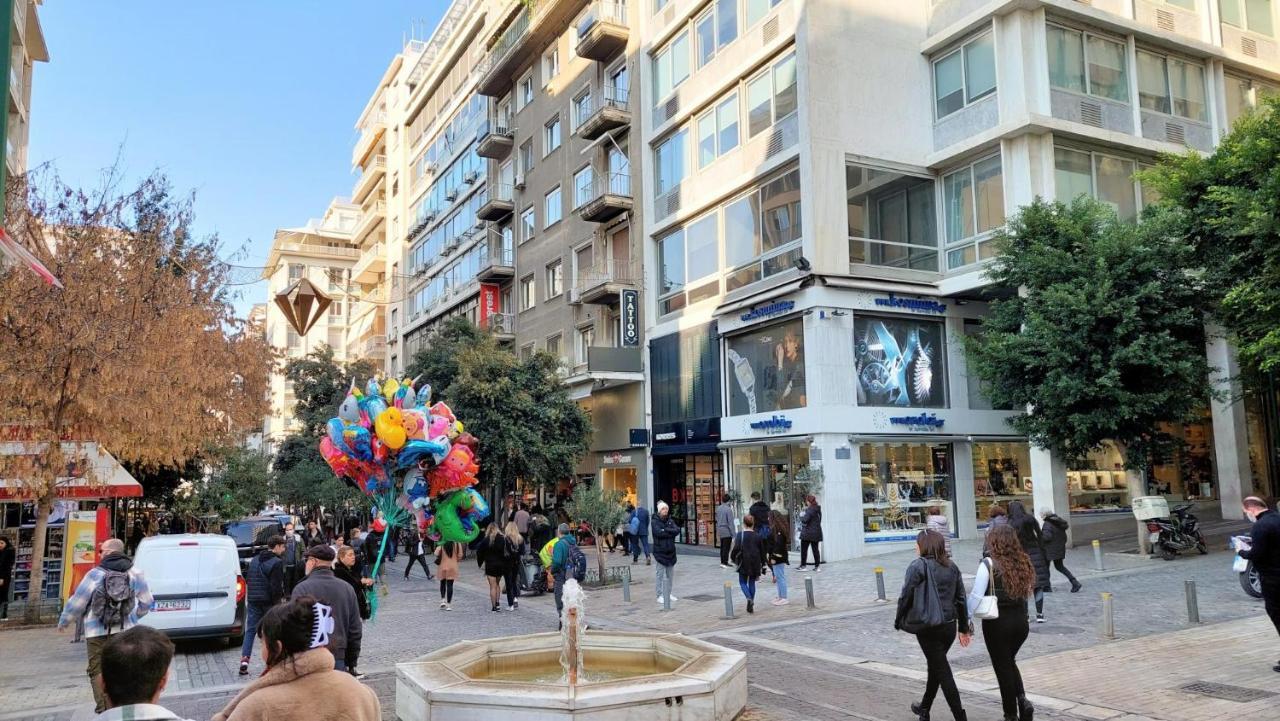 Grand Apartment In Parliament Square Athen Exterior foto