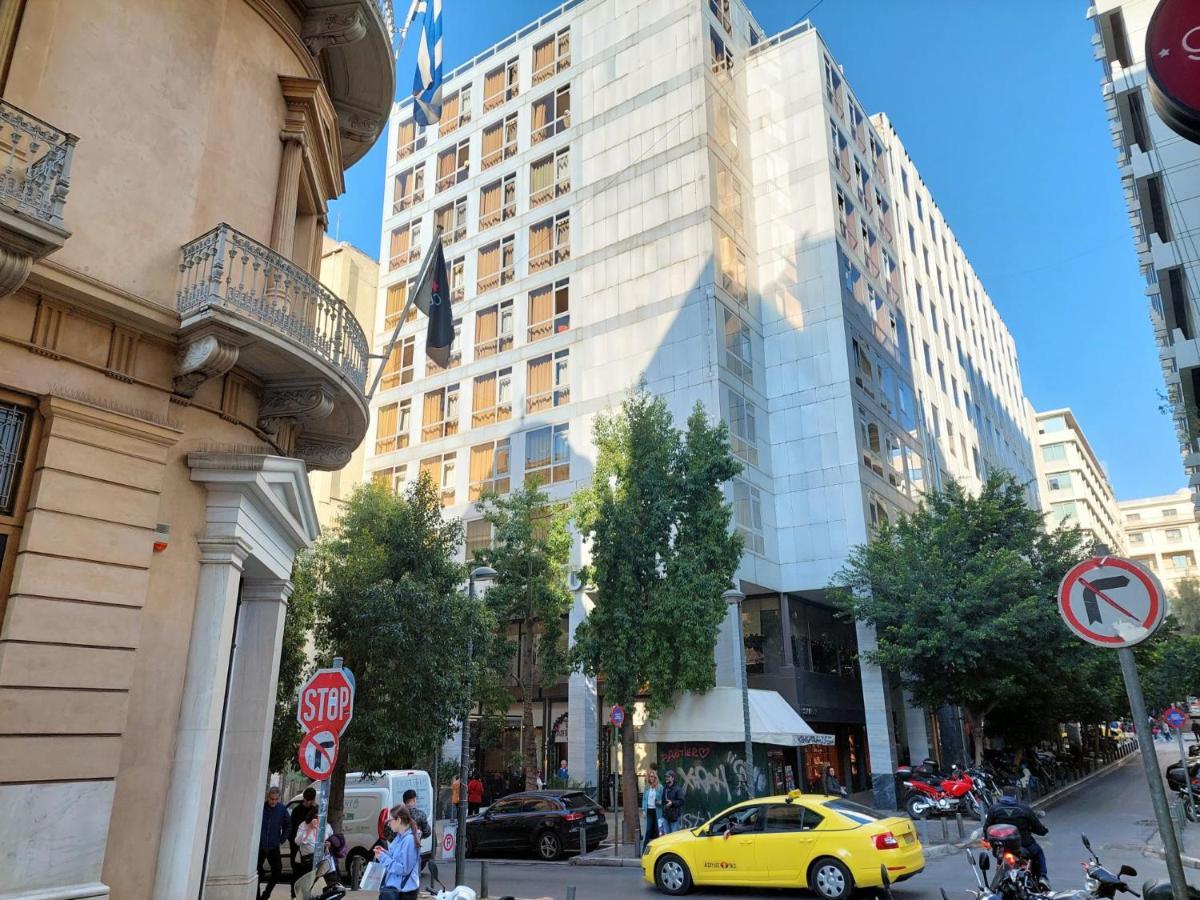 Grand Apartment In Parliament Square Athen Exterior foto